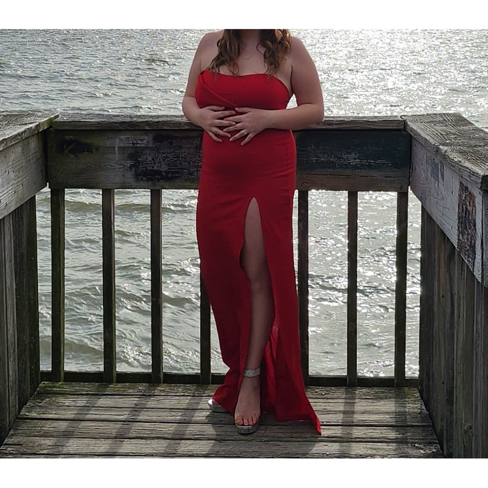 Beautiful Windsor prom dress size large